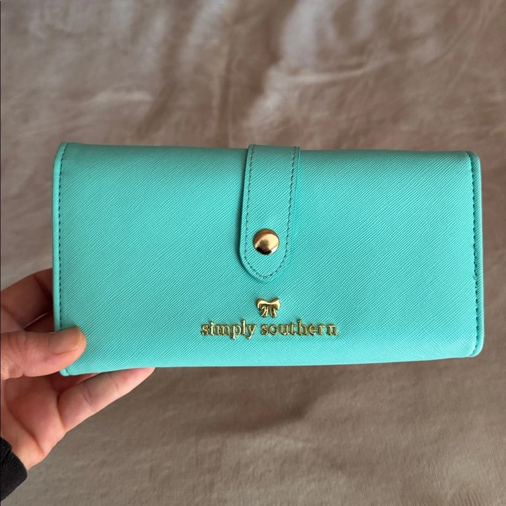NWOT SIMPLY SOUTHERN Aqua Wallet